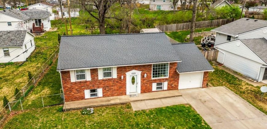 Homes for Sale in Liberty, MO 64068 | 1221  Owen Drive