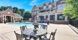 Homes for Sale in Parkville, MO 64152 | 6001  Julian Drive
