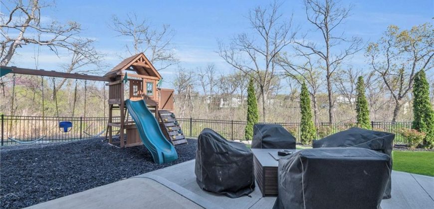 Homes for Sale in Parkville, MO 64152 | 13559  Terrace Park Drive