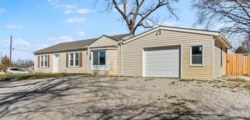 Homes for Sale in Gladstone, MO 64118 | 2 NE 62nd Street