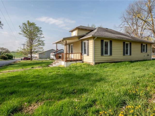 Homes for Sale in Ferrelview, MO 64163 | 120 N Garrison Street