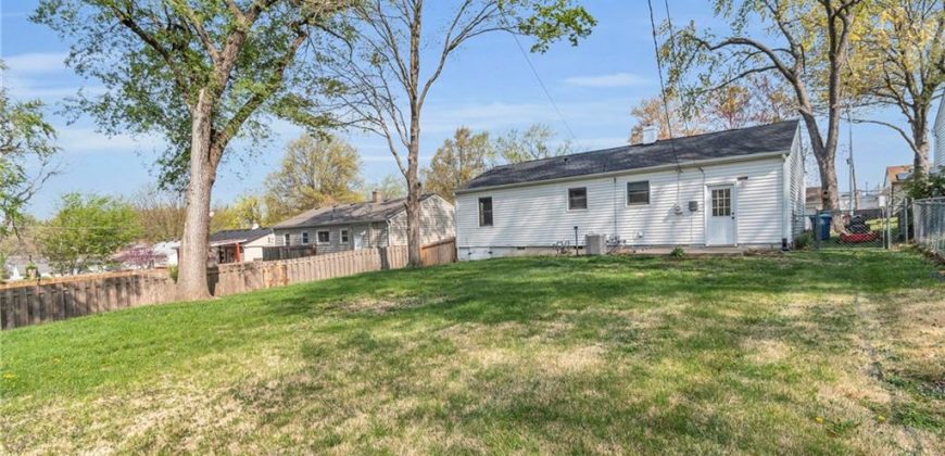 Homes for Sale in Gladstone, MO 64118 | 2411 NE 60th Street