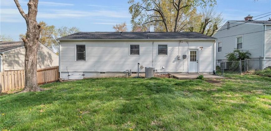 Homes for Sale in Gladstone, MO 64118 | 2411 NE 60th Street