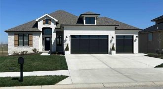 Homes for Sale in Parkville, MO 64152 | 13305  Golden Oak Court