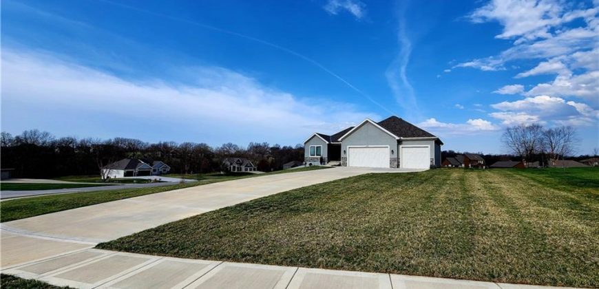 Homes for Sale in Kearney, MO 64060 | 13405  Oakbrook Drive
