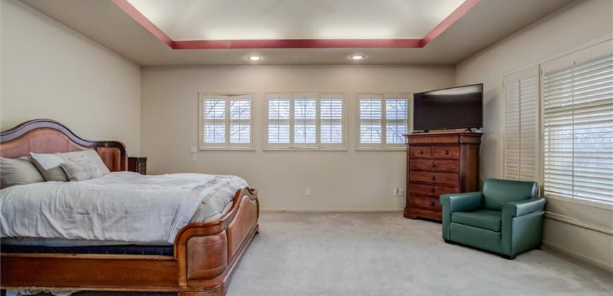 Homes for Sale in Gladstone, MO 64119 | 115 W Woodlands Drive