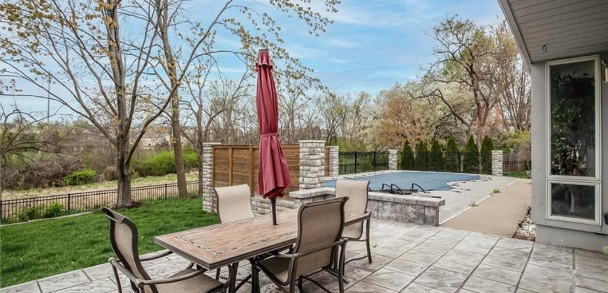 Homes for Sale in Gladstone, MO 64119 | 115 W Woodlands Drive