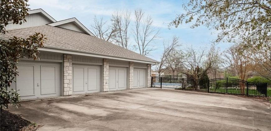 Homes for Sale in Gladstone, MO 64119 | 115 W Woodlands Drive