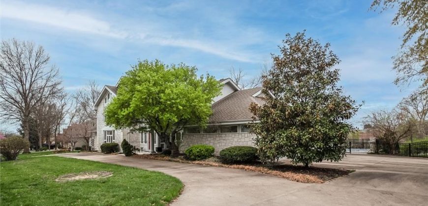 Homes for Sale in Gladstone, MO 64119 | 115 W Woodlands Drive