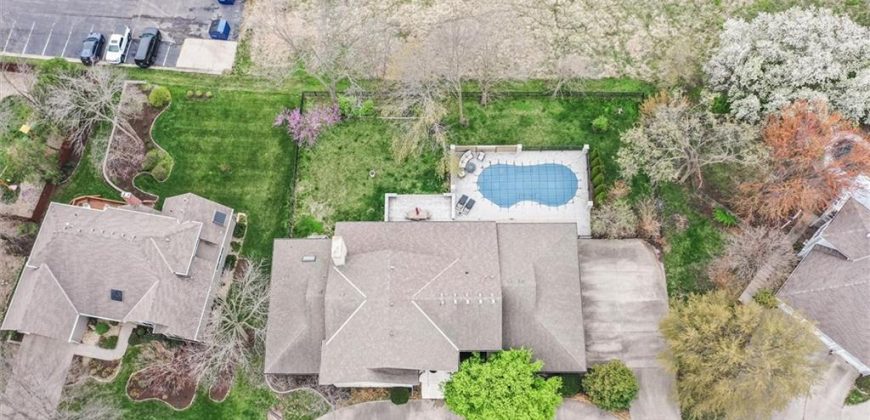 Homes for Sale in Gladstone, MO 64119 | 115 W Woodlands Drive