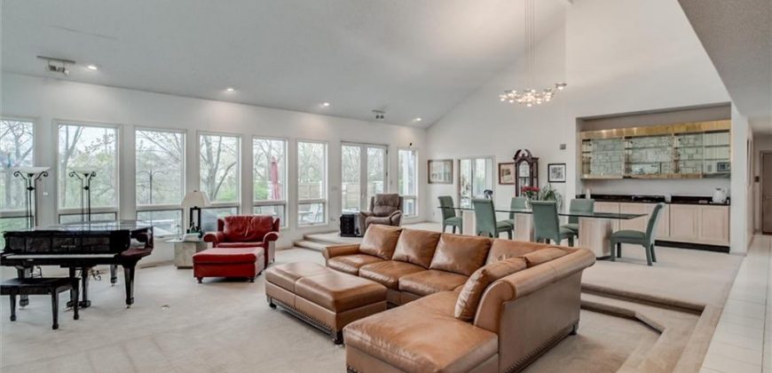 Homes for Sale in Gladstone, MO 64119 | 115 W Woodlands Drive