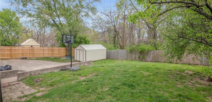 Homes for Sale in Kansas City, MO 64119 | 5821 NE Vivion Road