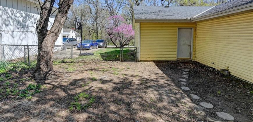 Homes for Sale in Weston, MO MO | 213  Thomas Street