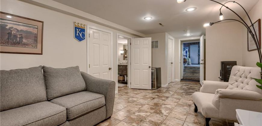 Homes for Sale in Kansas City, MO 64118 | 3 NE 81st Street