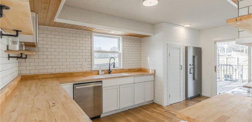 Homes for Sale in Kansas City, MO 64118 | 7924 N Troost Avenue