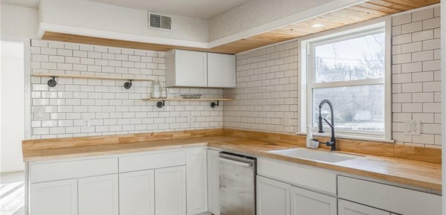Homes for Sale in Kansas City, MO 64118 | 7924 N Troost Avenue