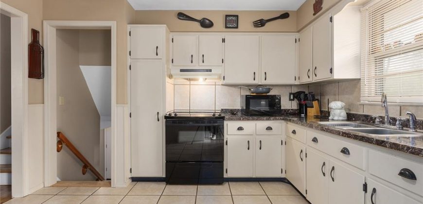 Homes for Sale in Kansas City, MO 64118 | 709 NE 82nd Terrace