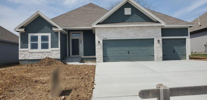 Homes for Sale in Kansas City, MO 64156 | 10220 N Winchester Avenue