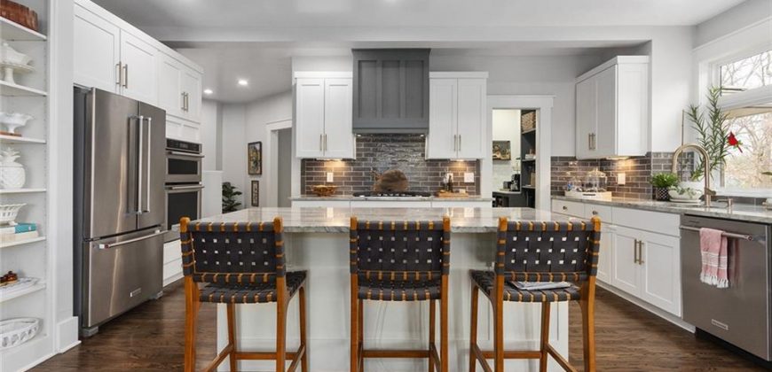 Homes for Sale in Liberty, MO 64068 | 1401  Woodbury Lane