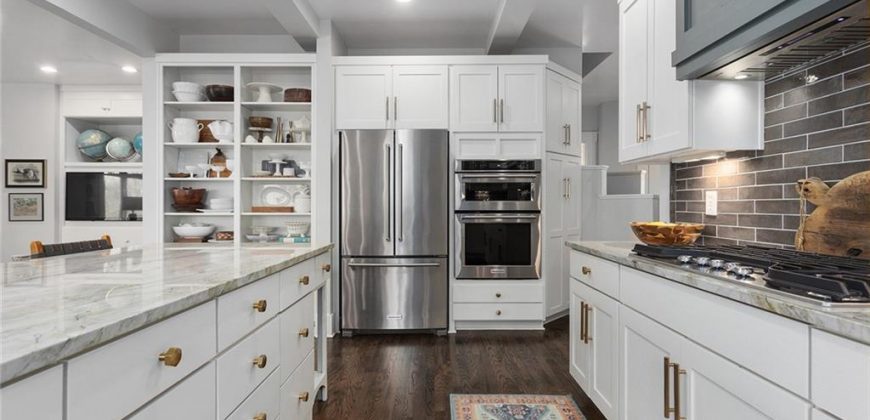 Homes for Sale in Liberty, MO 64068 | 1401  Woodbury Lane