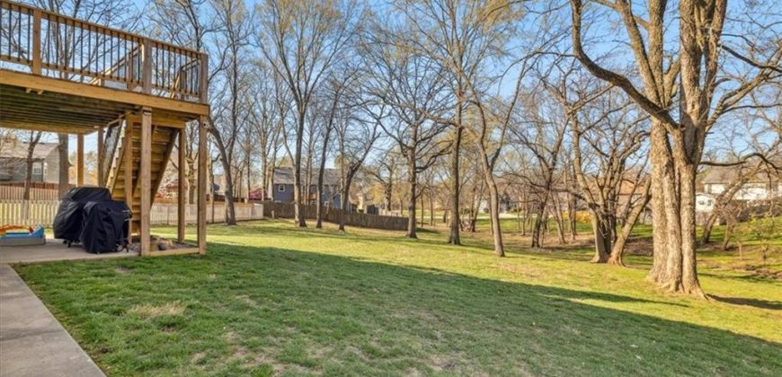 Homes for Sale in Smithville, MO 64089 | 301  Amesbury Drive