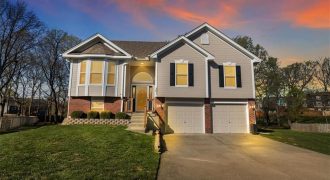 Homes for Sale in Smithville, MO 64089 | 301  Amesbury Drive