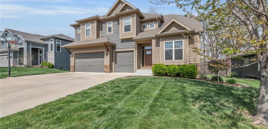 Homes for Sale in Parkville, MO 64152 | 5905  Thousand Oaks Drive