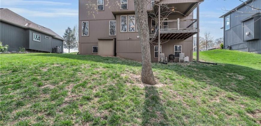 Homes for Sale in Parkville, MO 64152 | 5905  Thousand Oaks Drive