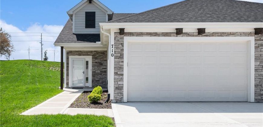 Homes for Sale in Smithville, MO 64089 | 710  Ridge Drive