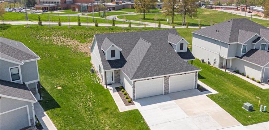 Homes for Sale in Smithville, MO 64089 | 710  Ridge Drive