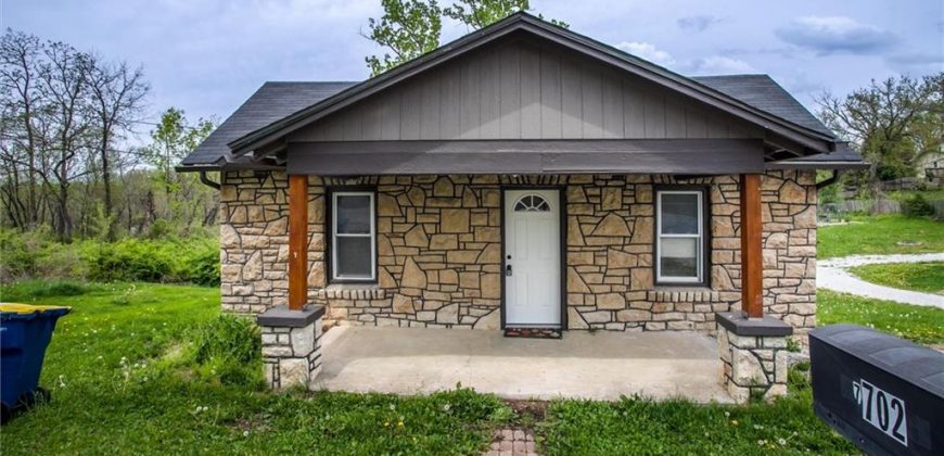 Homes for Sale in Excelsior Springs, MO 64024 | 702  Centralia Street
