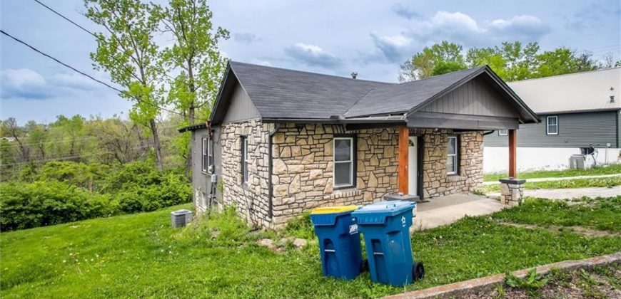 Homes for Sale in Excelsior Springs, MO 64024 | 702  Centralia Street