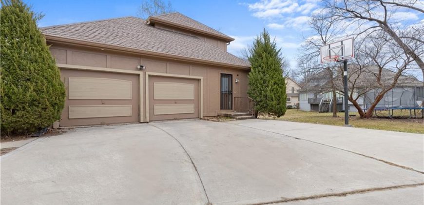 Homes for Sale in Gladstone, MO 64119 | 132  The Woodlands Drive