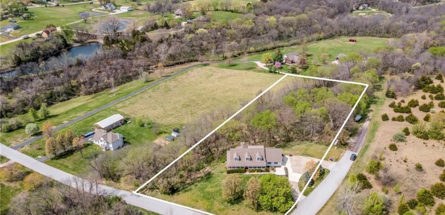 Homes for Sale in Smithville, MO 64089 | 306  HILLCREST Street