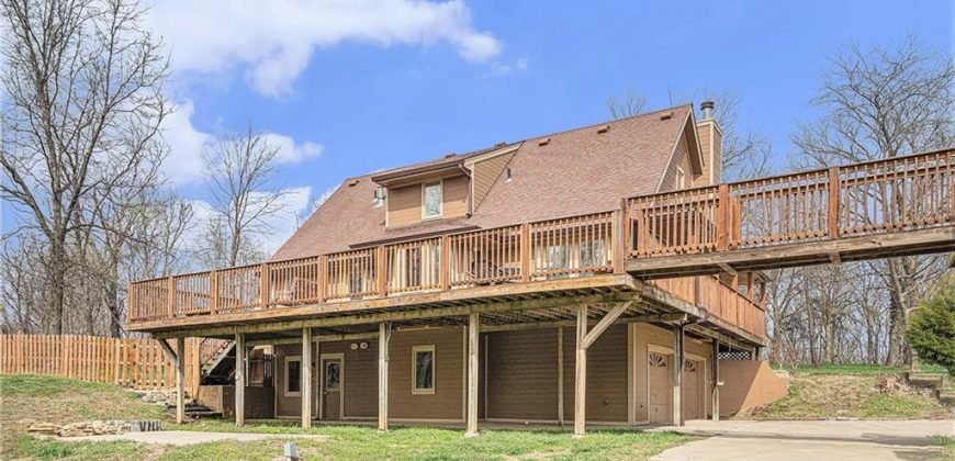 Homes for Sale in Smithville, MO 64089 | 4623  Whispering Oaks Lane