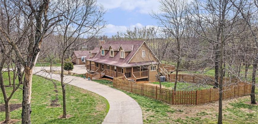 Homes for Sale in Smithville, MO 64089 | 4623  Whispering Oaks Lane