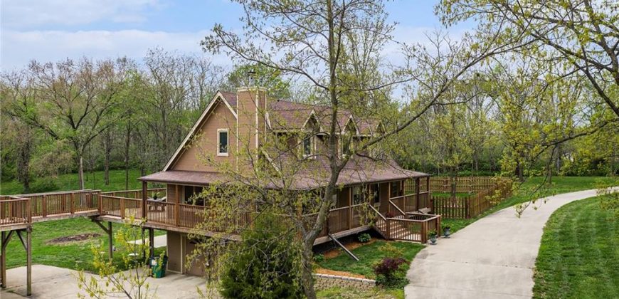 Homes for Sale in Smithville, MO 64089 | 4623  Whispering Oaks Lane