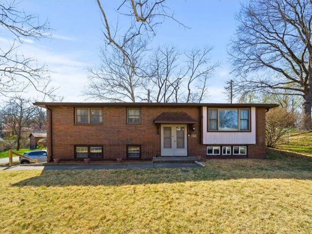 Homes for Sale in Kansas City, MO 64151 | 5018 NW Huonker Road