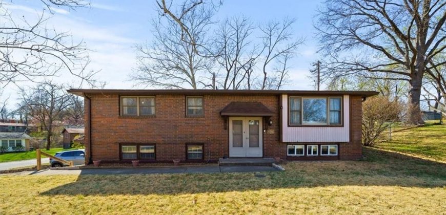 Homes for Sale in Kansas City, MO 64151 | 5018 NW Huonker Road