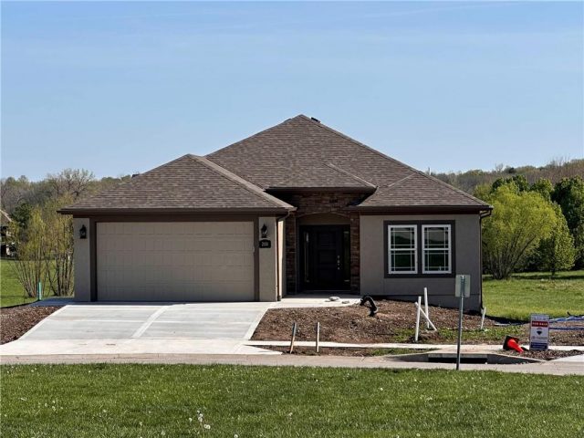 Homes for Sale in Kearney, MO 64060 | 2131  Greenfield Point