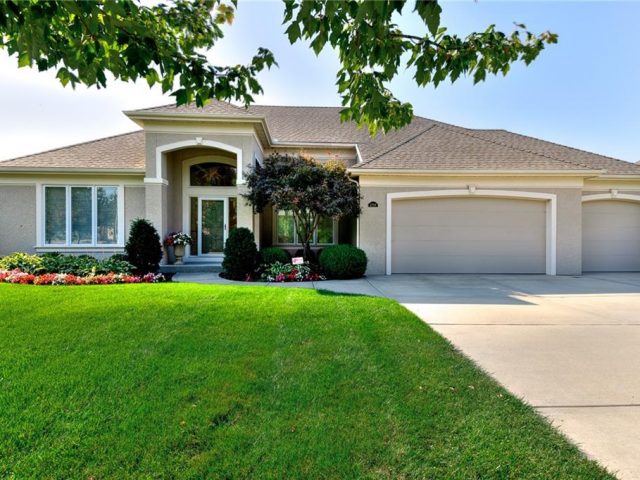 Homes for Sale in Kansas City, MO 64155 | 2701 NE 101St Street