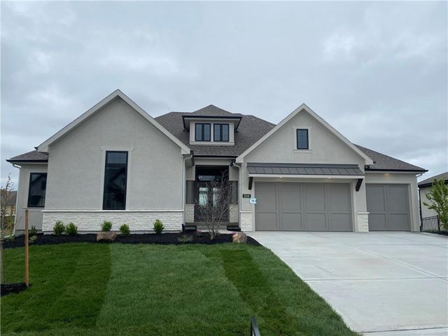 Homes for Sale in Kansas City, MO 64155 | 3208 NE 102nd Street