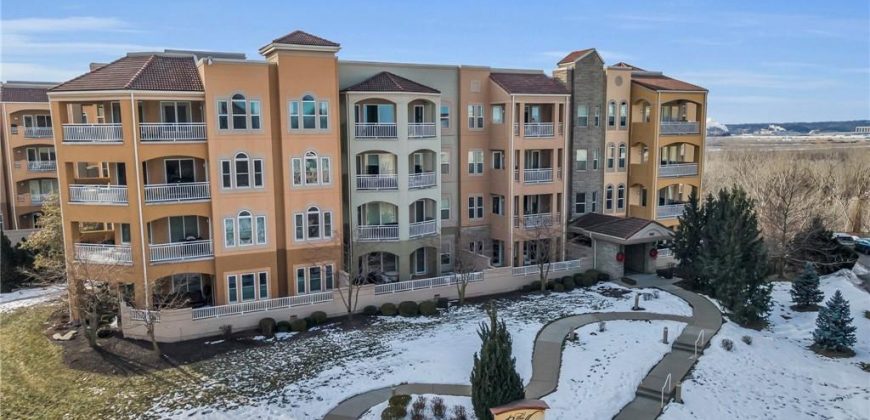 Homes for Sale in Kansas City, MO 64116 | 3810 N Mulberry Drive, Unit#301