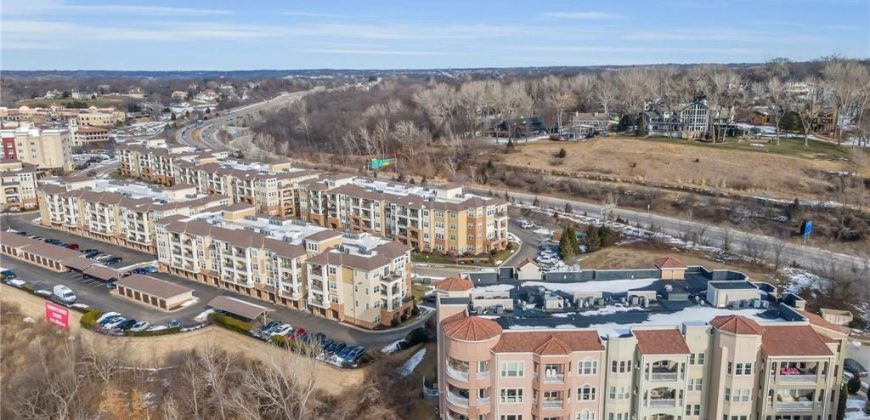 Homes for Sale in Kansas City, MO 64116 | 3810 N Mulberry Drive, Unit#301