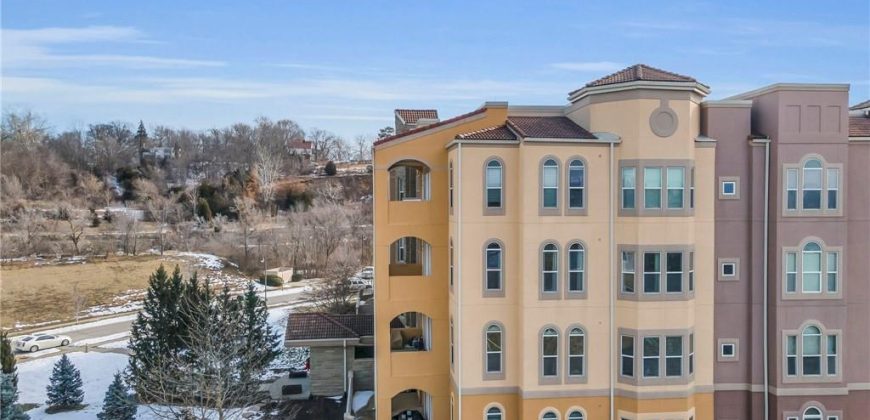 Homes for Sale in Kansas City, MO 64116 | 3810 N Mulberry Drive, Unit#301