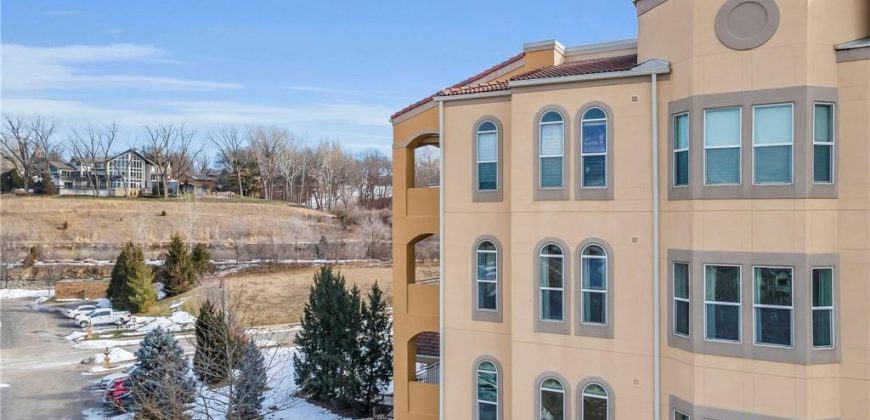 Homes for Sale in Kansas City, MO 64116 | 3810 N Mulberry Drive, Unit#301