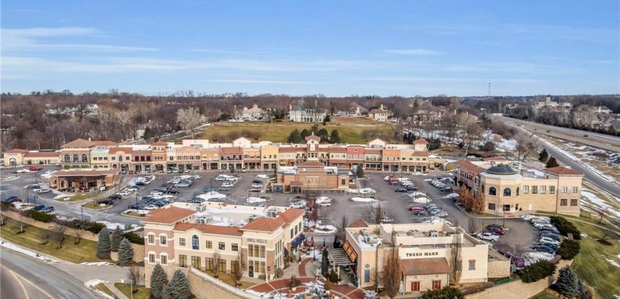 Homes for Sale in Kansas City, MO 64116 | 3810 N Mulberry Drive, Unit#301