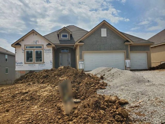 Homes for Sale in Kansas City, MO 64156 | 7005 NE 103rd Street