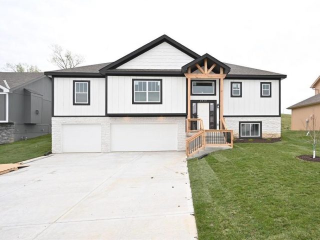 Homes for Sale in Platte City, MO 64079 | 2413  Windmill Drive