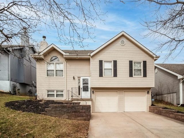 Homes for Sale in Kansas City, MO 64157 | 11310 N Donnelly Avenue